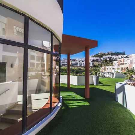 Samara Gym Jacuzzi Pools Apartment *