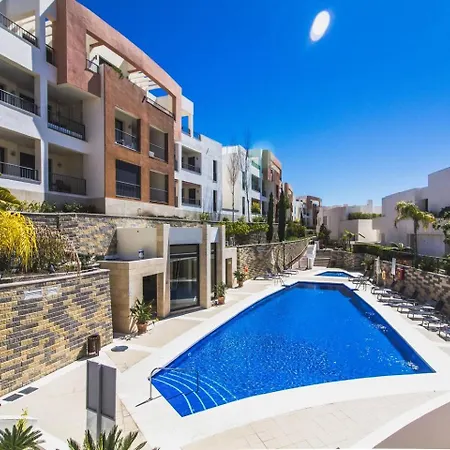 Samara Gym Jacuzzi Pools * Marbella